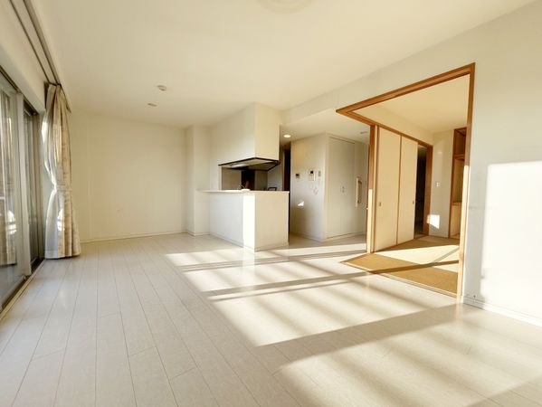 ガーデンアリーナ新百合ヶ丘ヒルトップコート リビング