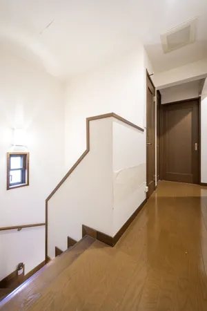 ２階階段前ホール