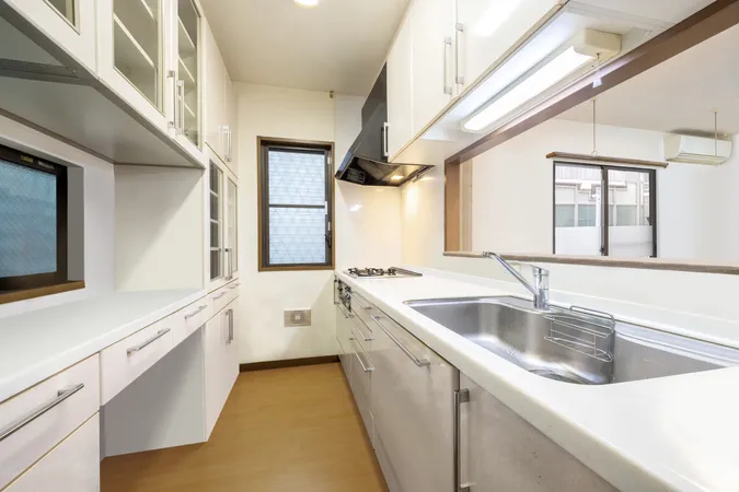 ［キッチン（空室リフォームイメージ）］※画像は実際の室内写真および間取り図をもとに、CGにて再現した「空室リフォームイメージ」であり、実際とは多少異なります。