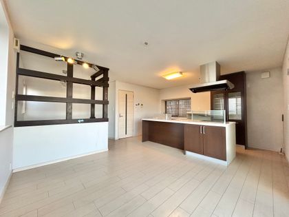 菅仙谷2丁目 戸建 リビング