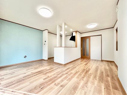 南生田6丁目 戸建 リビング
