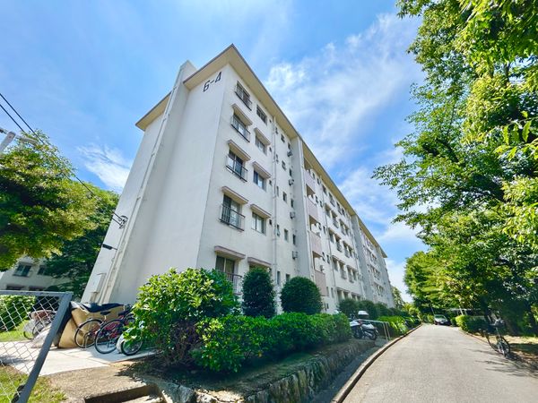西三田団地 6-4号棟 外観 西三田団地 6-4号棟 外観