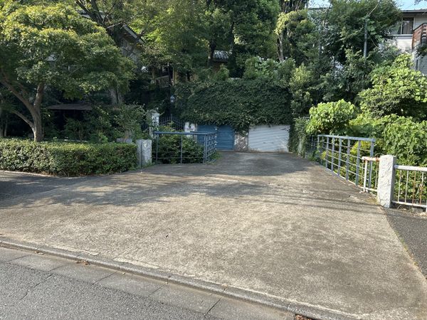 前面道路含む外観