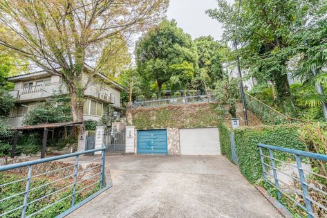 岡本2丁目 土地 前面道路含む外観