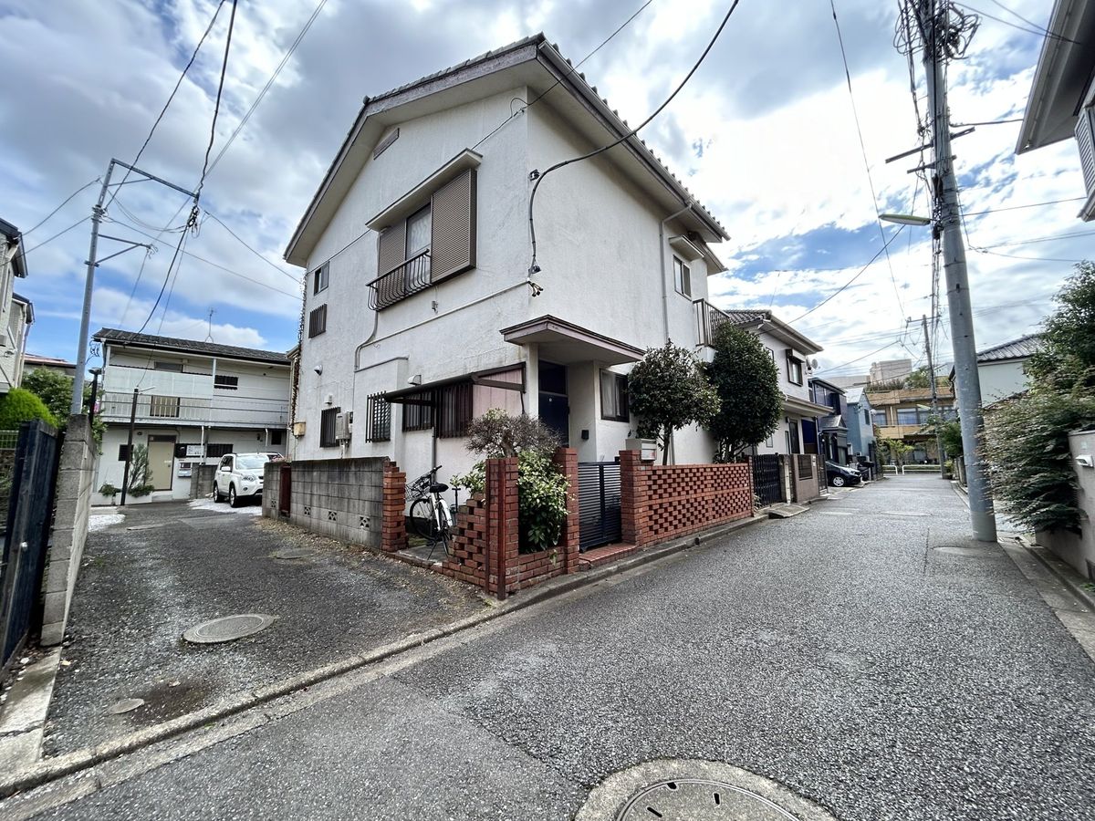 前面道路含む外観