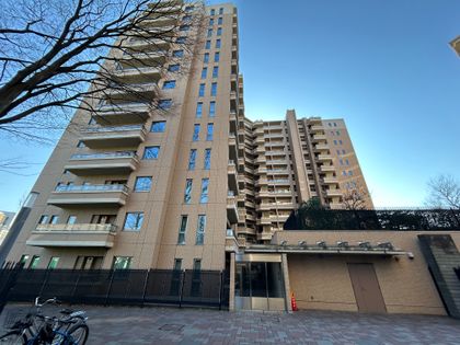 桜上水ガーデンズ E棟 外観