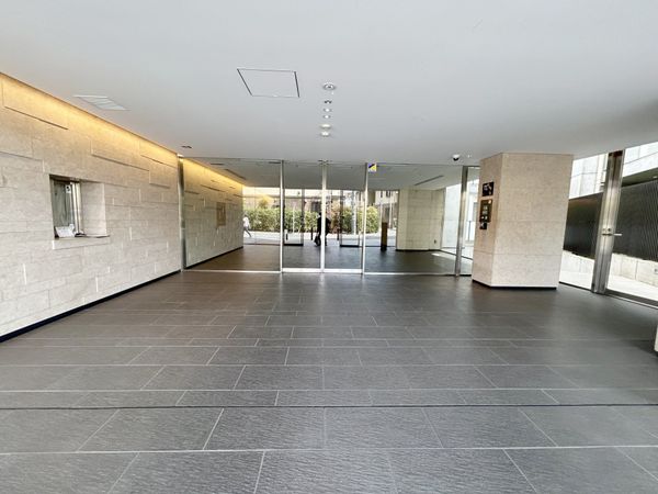 ヴィークグラン世田谷千歳船橋 さくらガーデン エントランス