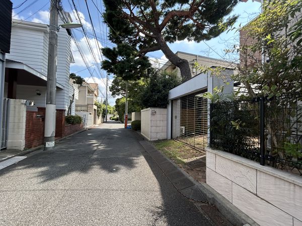 成城4丁目 土地 前面道路含む外観 成城4丁目 土地 前面道路含む外観