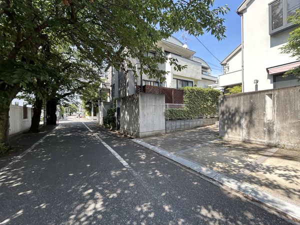 成城六丁目 土地 前面道路含む外観 成城六丁目 土地 前面道路含む外観