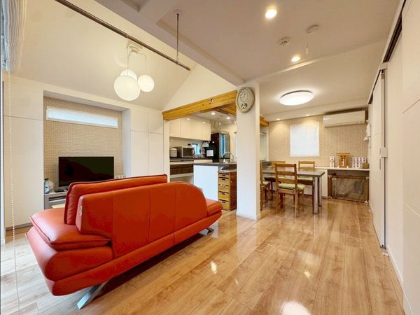 東和泉3丁目 戸建 リビング