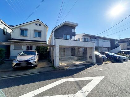 成城8丁目 戸建 駐車場