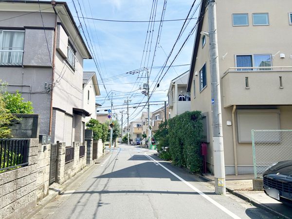 杉並区阿佐谷北6丁目 戸建 前面道路含む外観 杉並区阿佐谷北6丁目 戸建 前面道路含む外観