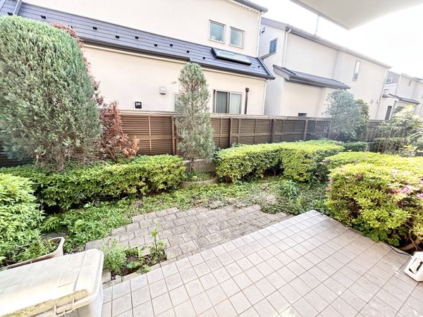 コートハウス世田谷砧 庭