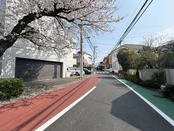 前面道路を含む