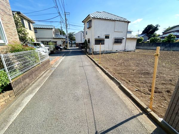 前面道路含む外観