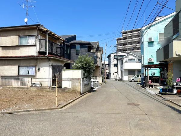 前面道路含む外観