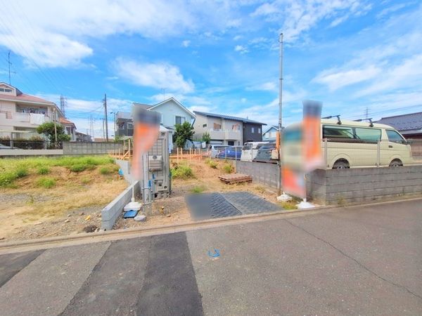 前面道路含む外観