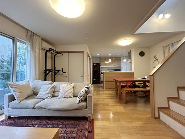 日野市多摩平4丁目 戸建 リビング