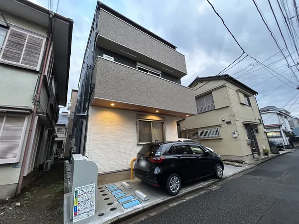 外観・駐車スペース