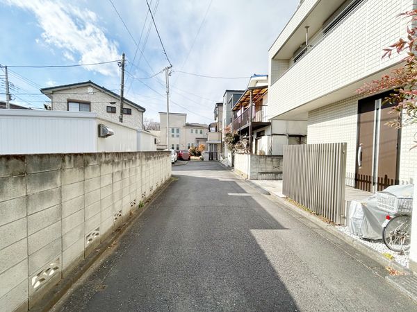 昭島市宮沢町 土地 前面道路含む外観