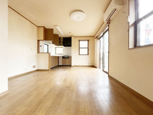 武蔵村山市学園1丁目 戸建 リビング