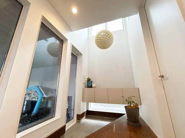 ガレージ側廊下