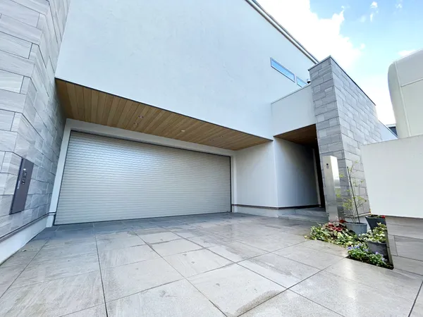 ガレージ＆玄関