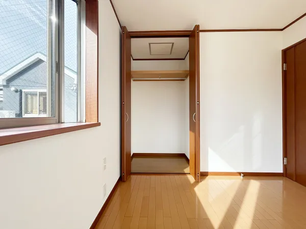 南側洋室約6.0帖クローゼット