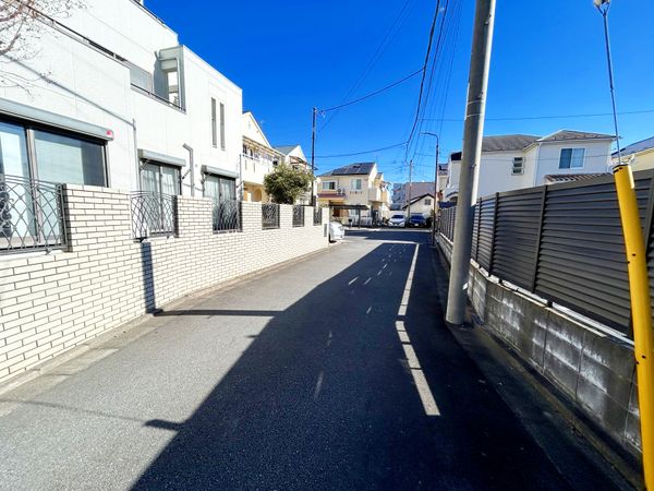 昭島市昭和町1丁目 戸建 前面道路含む外観