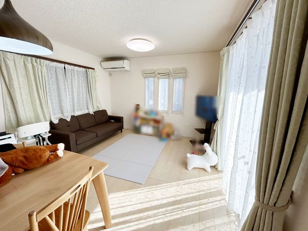 羽村市羽中3丁目 戸建 リビング