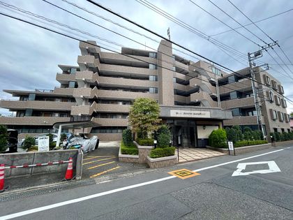 ライオンズマンション河辺東 外観