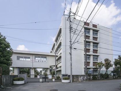 プレミスト昭島モリパークレジデンス 昭島市立瑞雲中学校(約920m) 昭島市立瑞雲中学校(約920m)