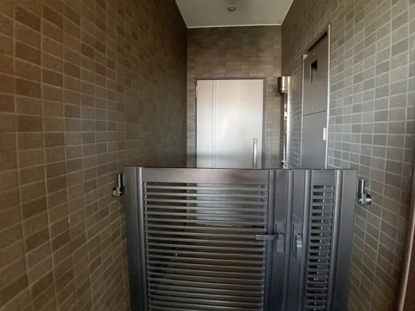 玄関アプローチ