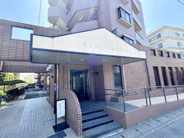 ファインクレスト福生 エントランス