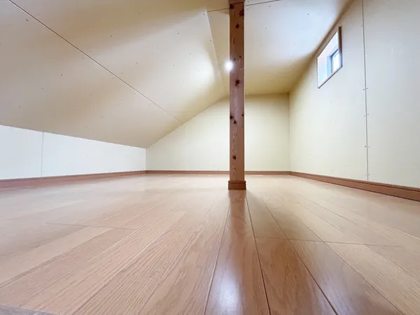 小屋裏収納