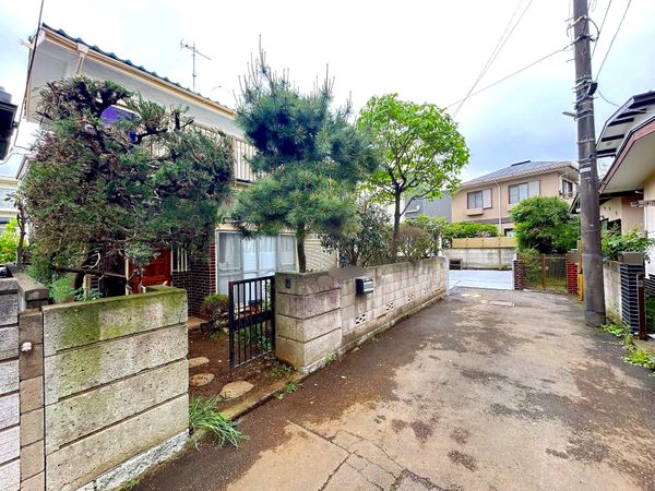 前面道路含む外観