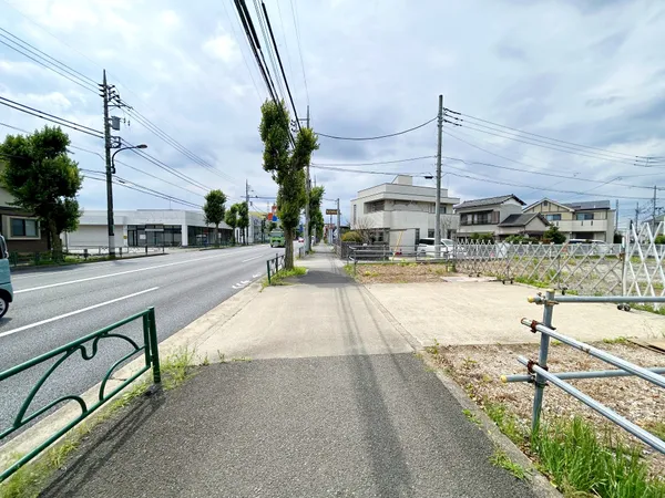 前面道路と歩道