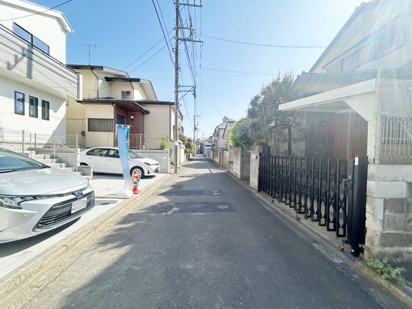西東京市向台町6丁目 新築戸建 A号棟 前面道路含む外観