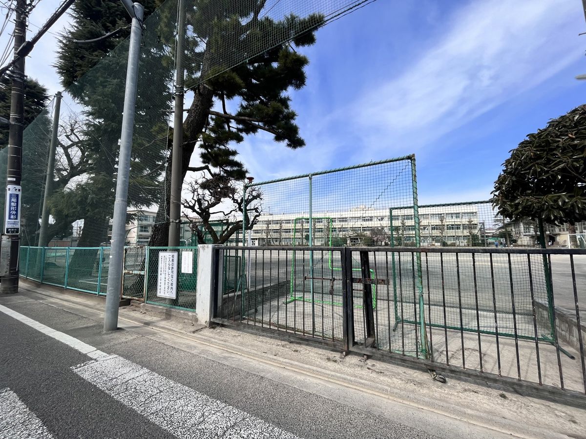 西東京市芝久保町4丁目 新築戸建 1号棟 西東京市立田無第三中学校(約1390m) 西東京市立田無第三中学校(約1390m)