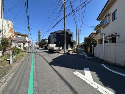 西東京市芝久保町4丁目 新築戸建 1号棟 前面道路含む外観 前面道路含む外観