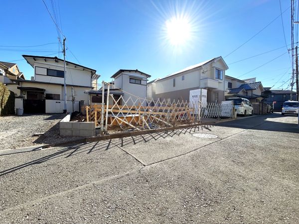 西東京市向台町4丁目 新築戸建 前面道路含む外観 西東京市向台町4丁目 新築戸建 前面道路含む外観