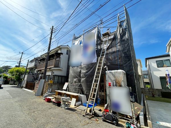 小平市美園町3丁目 新築戸建 前面道路含む外観 小平市美園町3丁目 新築戸建 前面道路含む外観