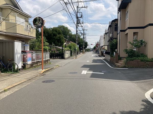 清瀬市中清戸5丁目 新築戸建 前面道路含む外観