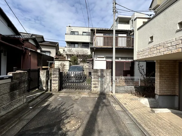 【前面道路】閑静な住宅街に立地