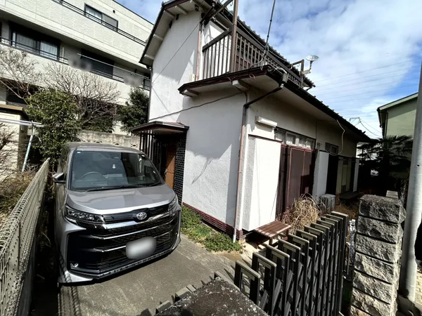 【現地写真】バスを使えばJR中央線「吉祥寺」駅、西武池袋線「大泉学園」駅もご利用いただけます
