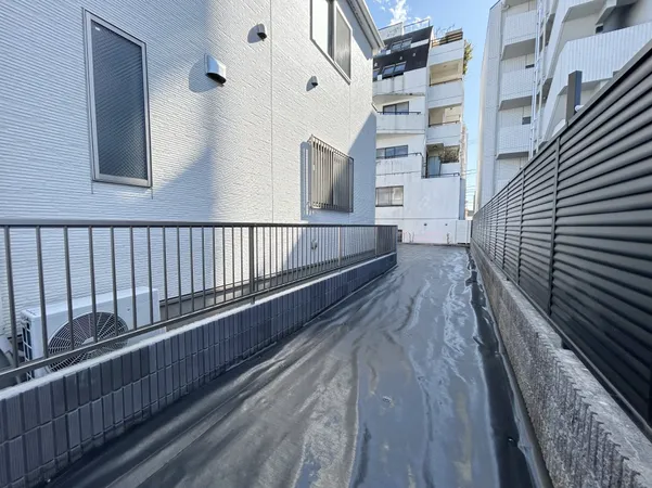 建築条件付き売地ではございません。