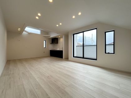 練馬区石神井台8丁目 新築戸建 4号棟 リビング