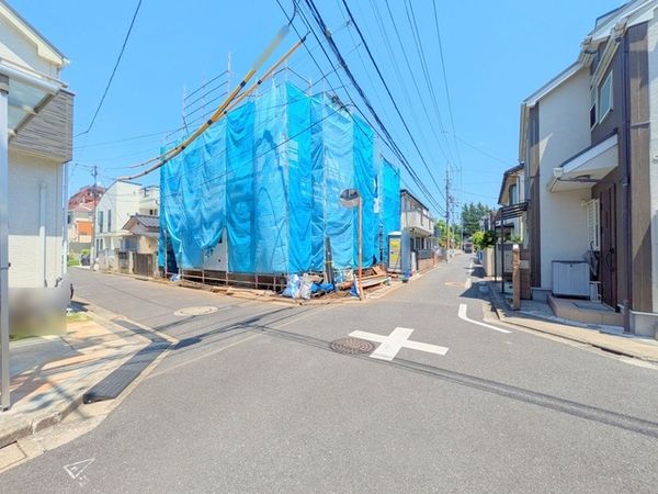 練馬区石神井台8丁目 新築戸建 1号棟 前面道路含む外観 練馬区石神井台8丁目 新築戸建 1号棟 前面道路含む外観