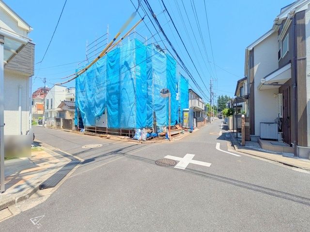 前面道路含む外観