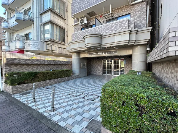 【エントランス】セコム連携の24時間セキュリティシステム